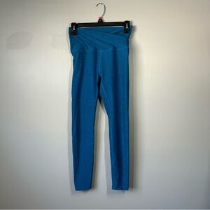 Beyond yoga leggings size small blue cross over